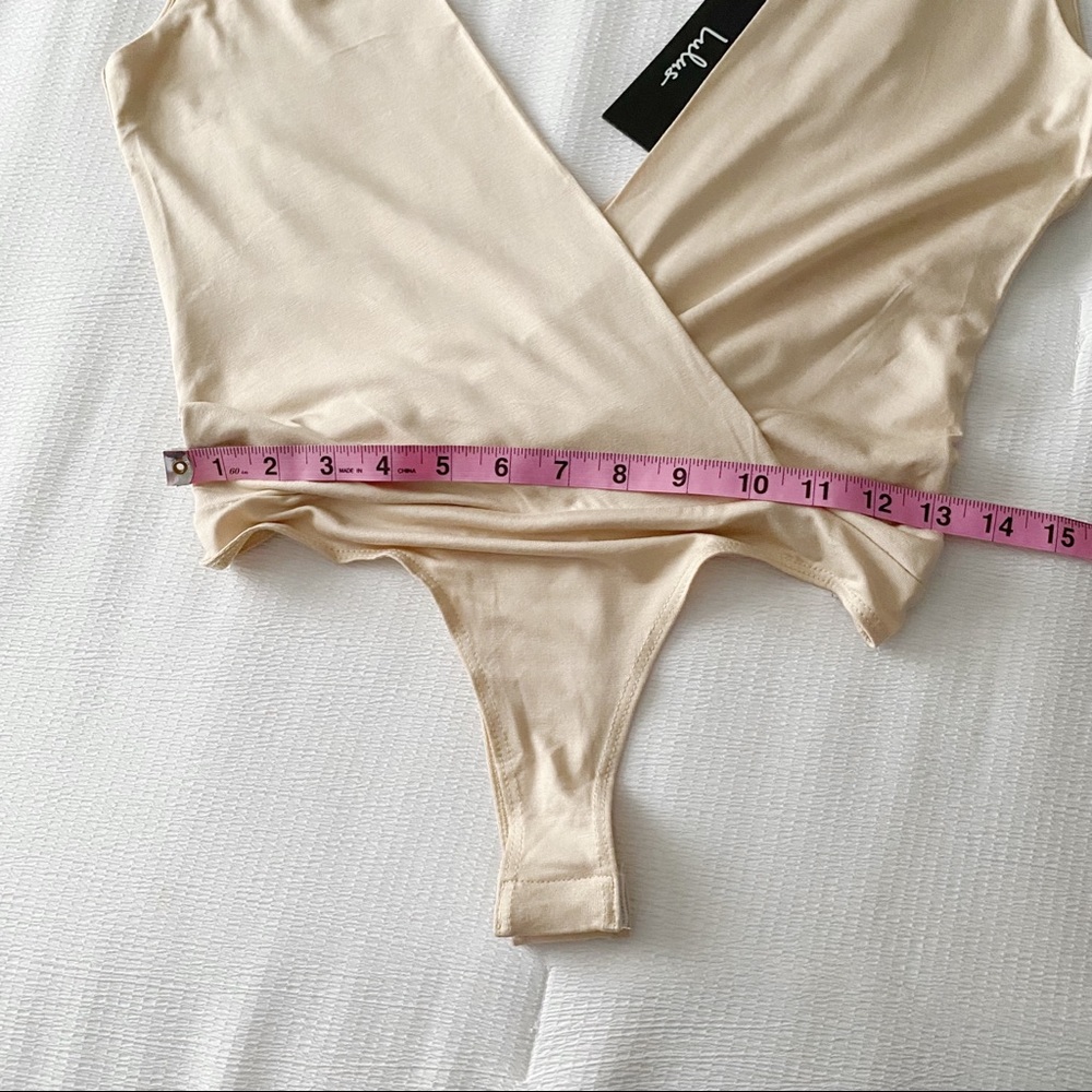NWT Lulu’s Cream Tied Shoulder Strap Bodysuit - Picture 7 of 12